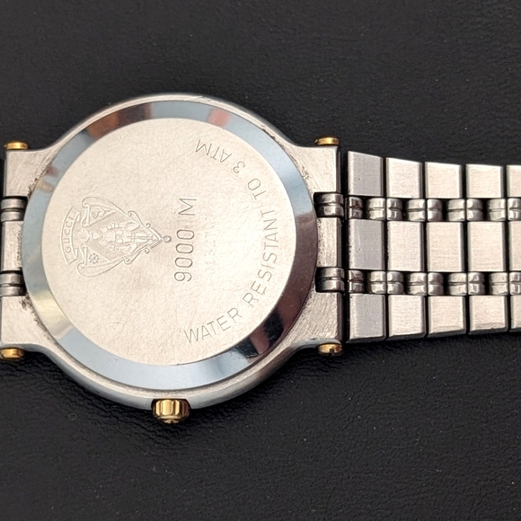 Gucci 9000M Unisex Gold and Silver Watch - Picture 9 of 10